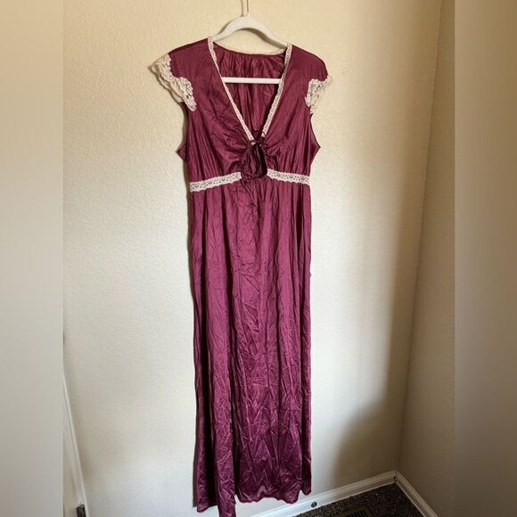 Vintage Keyhole Nylon Slip Dress Lace Details Sz Medium Cap Sleeves Burgundy Red - Picture 2 of 7